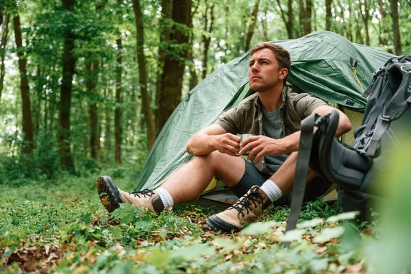 Quels sont les sites touristiques proches des campings du Finistère Sud ?